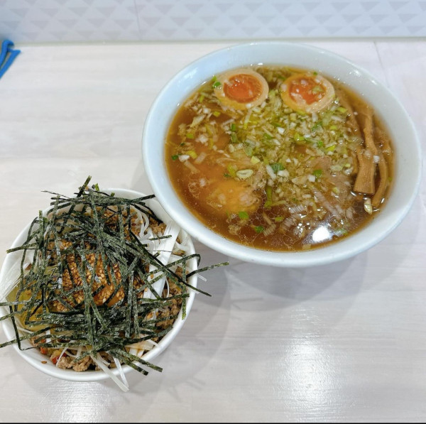 「特製中華そば 辛味ご飯」@中華そば ふくみみの写真