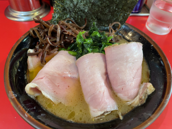 「半ラーメンチャーシュー増し」@どんとこい家の写真