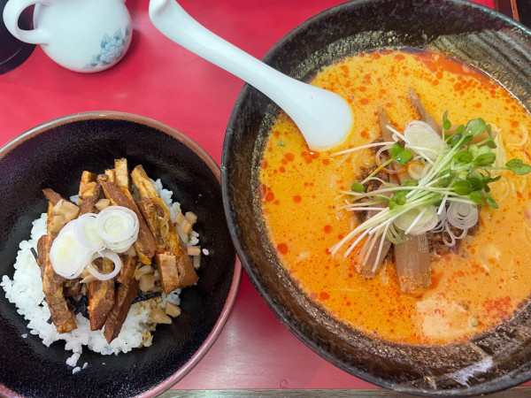 「坦々麺　ミニチャーシュー丼」@白虎飯店の写真