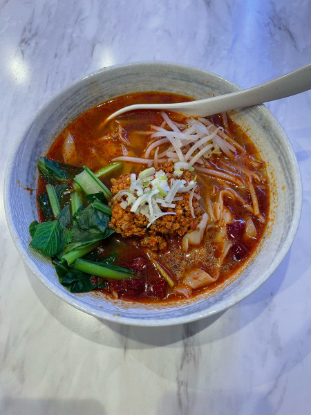 「麻辣刀削麺(940円)」@中華料理 曙の写真