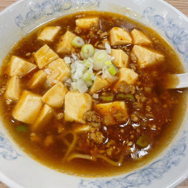 「辛マーボ豆腐ラーメン 0.5玉 690円」@ぎょうざの満洲 おおたモール店の写真