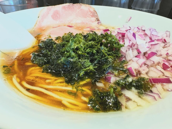 「淡麗＋ネギ増し」@麺や べらぼうの写真