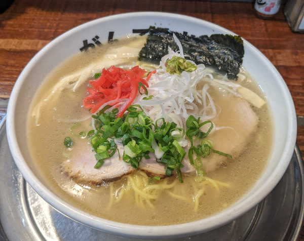 「‼️天城黒豚拳骨白湯‼️塩」@元祖一条流がんこラーメン たま館分店の写真