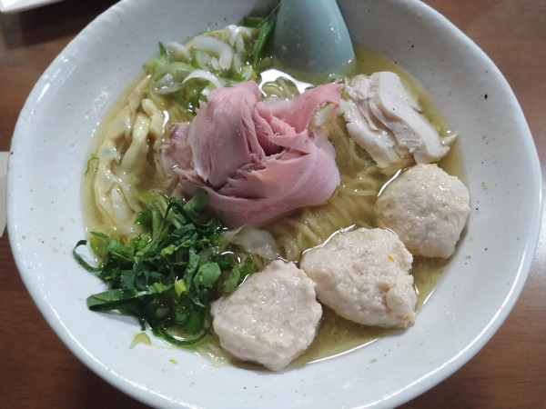 「柚子香るわた雪鶏つくねらーめん」@らーめん 波の花の写真