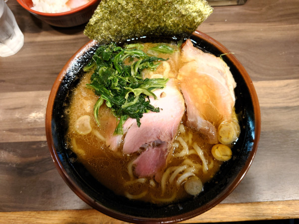 「ラーメン￥900＋ライス¥130」@神田ラーメン わいず 神田本店の写真