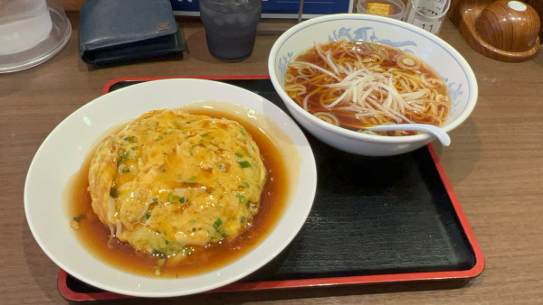 「天津飯（600）おともラーメン（130）」@福しん 大久保駅前店の写真