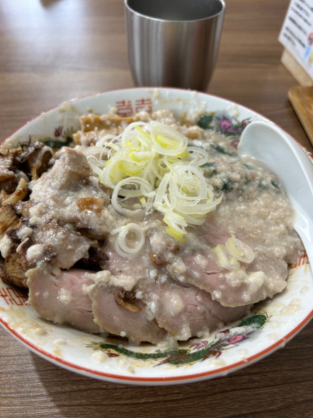 「限定 背脂まぜそば　チャーシュー」@中華蕎麦 晴天 上大岡店の写真