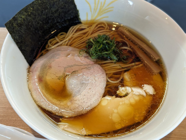 「醤油らぁ麺」@麺処おぐらの写真