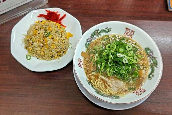 「朝らーセット」@元祖熟成細麺 香来 中央市場店の写真