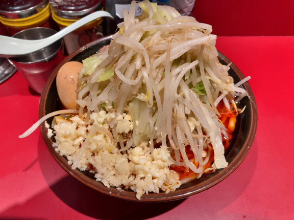 「赤いラーメン」@ラーメン二郎 荻窪店の写真