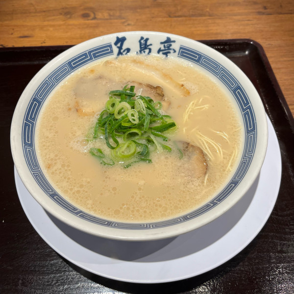 「豚骨ラーメン」@名島亭 博多デイトス店の写真