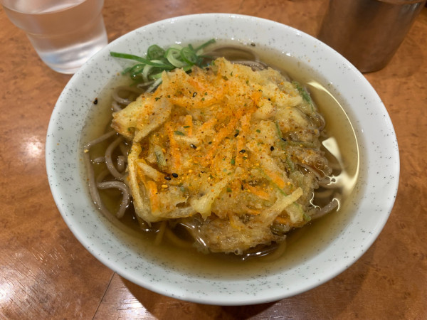 「かき揚げそば 480円」@都そば 三ノ宮サンシティー店の写真