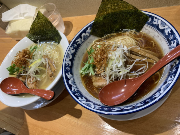 「醤油らぁ麺　塩らぁ麺（両方とも普通）」@麺処 桂の写真