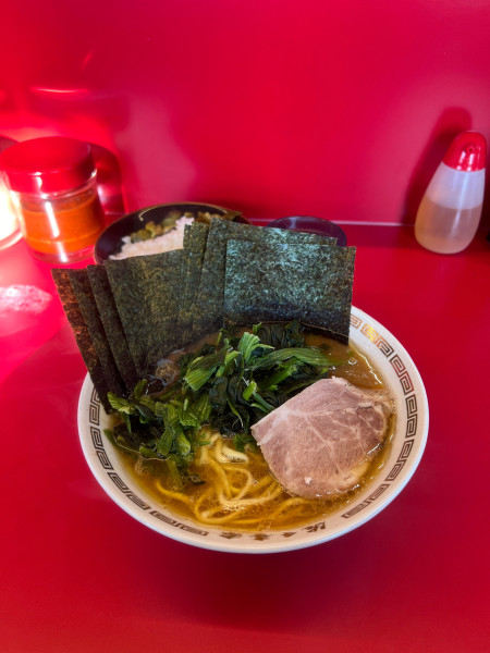 「ほうれん草ラーメン850円　海苔100円」@家系ラーメン 佐々喜家の写真