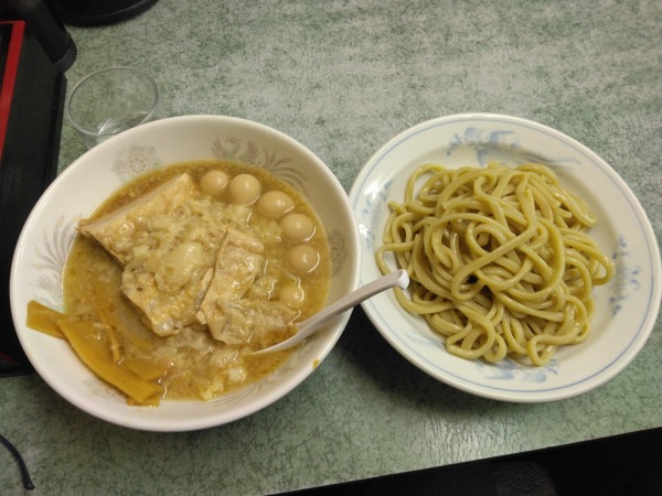 「つけめん小、うずら」@ラーメン二郎 新宿小滝橋通り店の写真