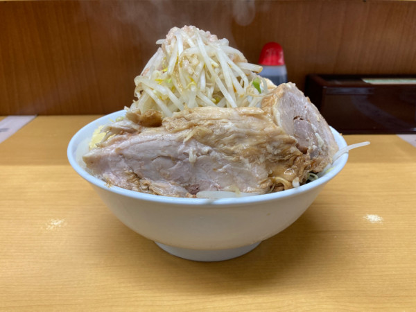 「ラーメン＋豚2枚」@ラーメン ○菅の写真