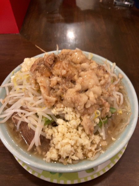 「ラーメン200g（やさい+ニンニクW+脂W）  930円」@龍麺 ふえ郎の写真