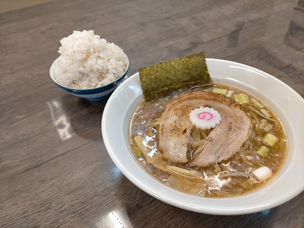 「ネオクラシカル醤油ラーメン」@味縁の写真