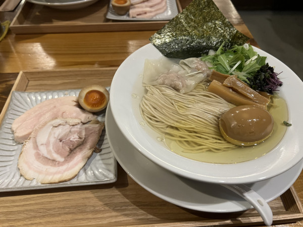 「煮卵透明醤油」@アンドレカンドレラーメンの写真