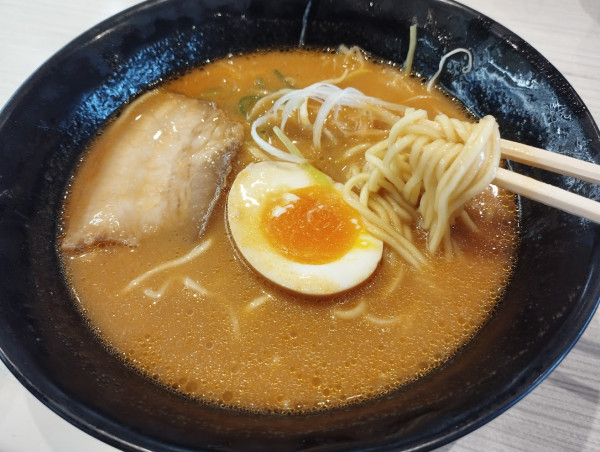 「特製旨辛とんこつ醤油ラーメン(506)」@はま寿司 Mr.Max湘南藤沢店の写真