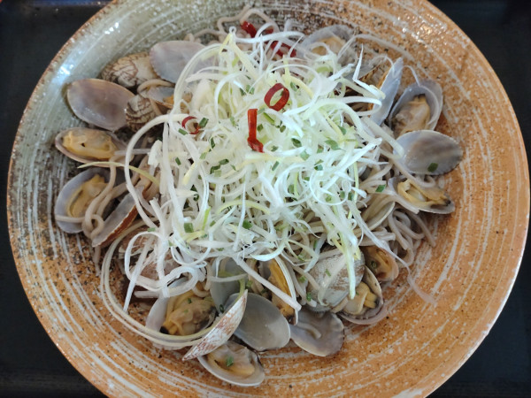 「（期間限定）そばゲティ ボンゴレビアンコ風　６００円」@えきめんや 黄金町店の写真