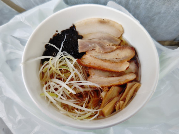 「炙りチャーシュー醤油ラーメン」@仙臺たんや利久 ベルーナドーム店の写真