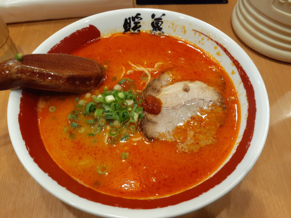 「烈火ラーメン、替玉５玉」@ラーメン 暖暮 町田店の写真