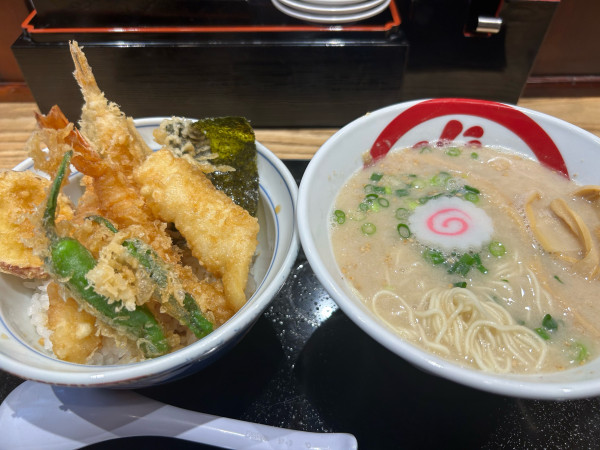 「天丼とらぁ麺1500円」@天丼・らぁ麺 ハゲ天の写真