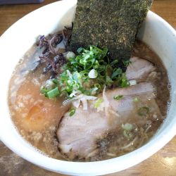 醤油豚骨らーめん 細麺