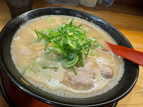 「特製ラーメン」@豚旨うまやラーメン 記念橋店の写真