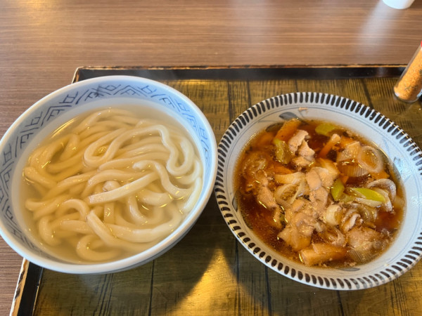 「肉倍盛りつけ汁うどん」@うどん屋はんなりや かまど鎌取店の写真