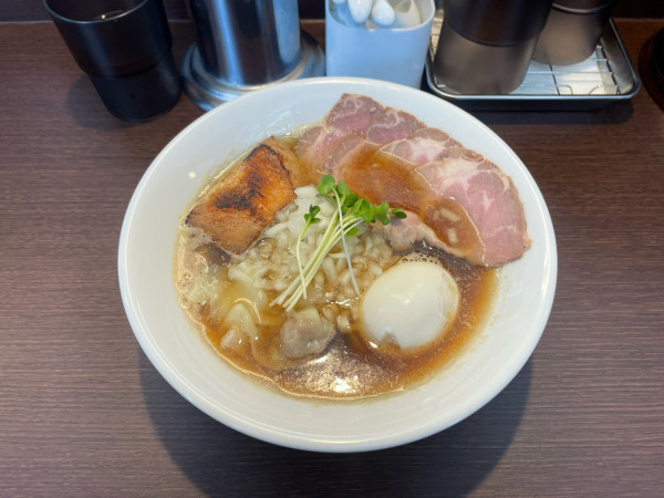 「特製いりこそば、ねぎごはん」@オカモトモノガタリの写真