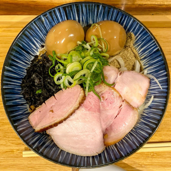 「特製まぜそば ¥1,350 味玉 ¥100」@ハちゃんラーメンの写真