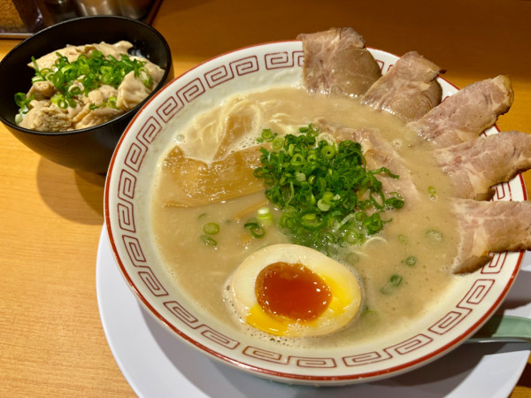 「だるまチャーシュー麺」@だるま大使 無限 下北沢駅前店の写真