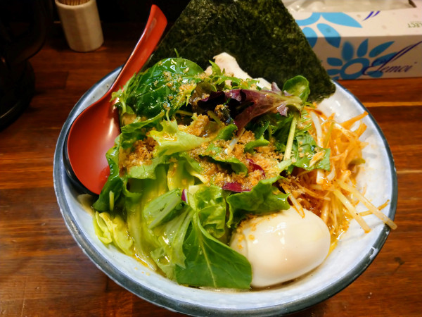 「塩らーめん大盛（900円）＋具だくさん（200円）」@『   』（無銘）の写真