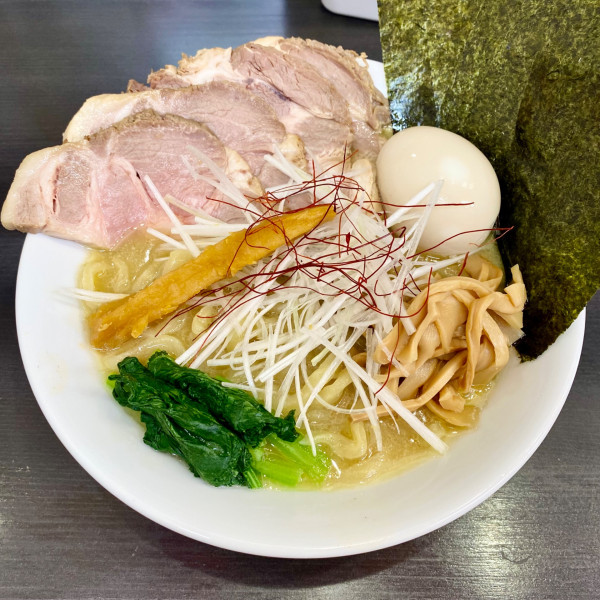 「紅はるかと豚皮の濃厚そば」@自家製手打ち麺 禿の写真