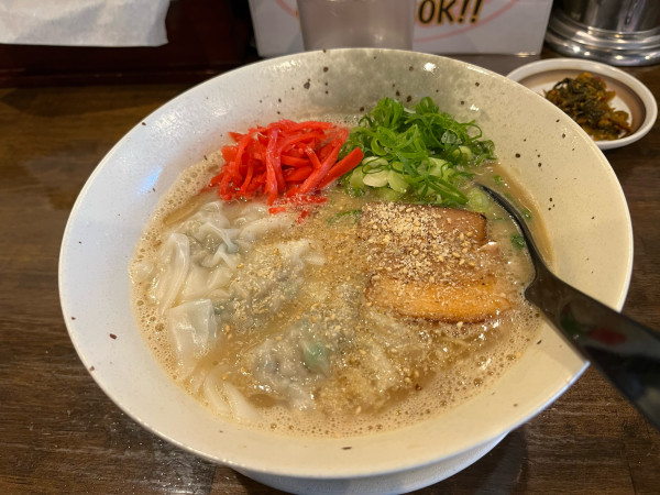 「ワンタン麺」@本格豚骨ラーメン 恵壱の写真