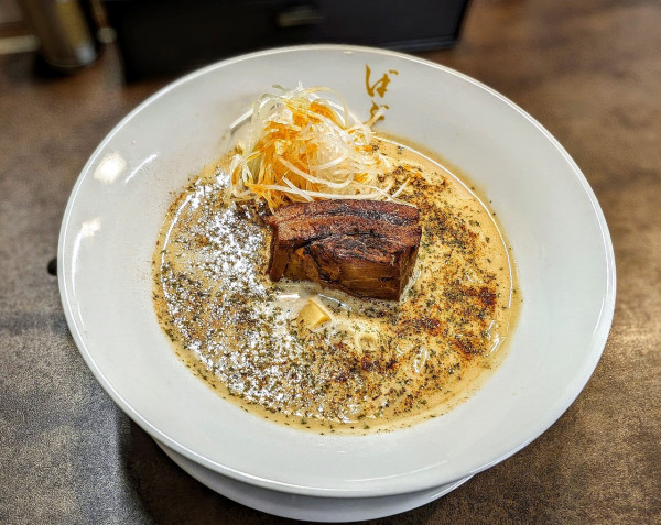 「スパイシー味噌󠄀豚泡白湯らぁめん」@豚白湯らぁめん ばぶるの写真