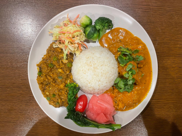 「あいがけ2種盛りカレー」@panna食堂の写真