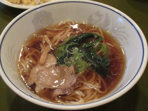 「ラーメン（小）（400円）＋半チャーハン（450円）」@大陸飯店の写真