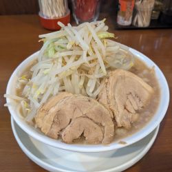 豚骨醤油　850円