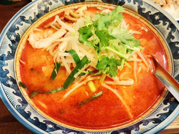 「トムヤムラーメン エビ入り」@ティーヌン 西早稲田本店の写真