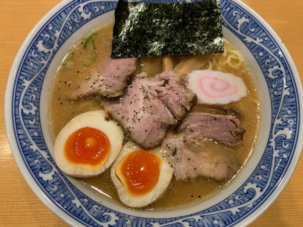 「特製中華そば」@中華そば 青葉 大宮東口店の写真