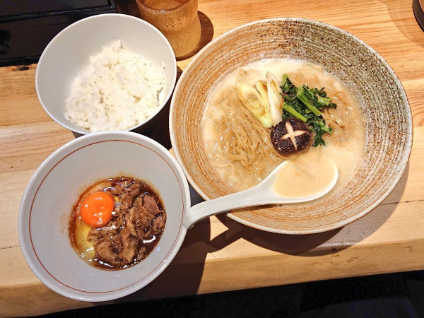 「【4月限定】SUKIYAKIラーメン、肉マシ、ライス」@日本橋 朱鷺の写真