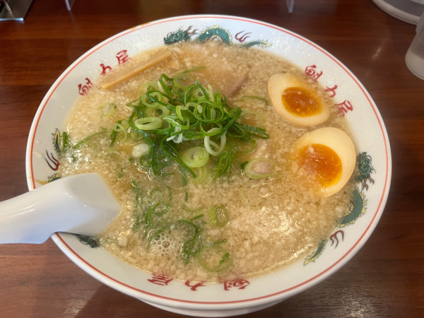 「大盛コク旨味玉ラーメン　1133円」@ラーメン 魁力屋 練馬インター店の写真