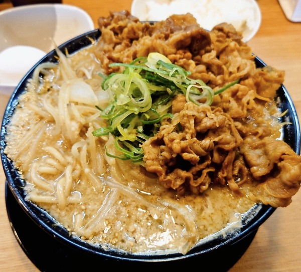 「味噌ラーメン爆牛(生卵1個無料）＋小ライス」@特製味噌ラーメン わだ商店 野田店の写真