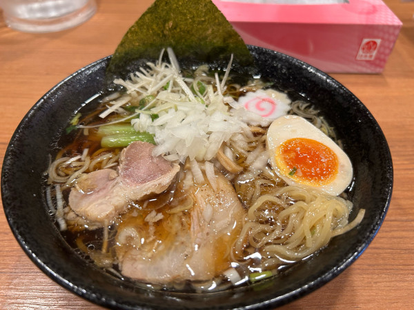 「富士虎醤油黒ラーメン900円」@麺屋 富士虎の写真