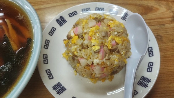 「半チャーハンラーメン 800円」@足立屋の写真