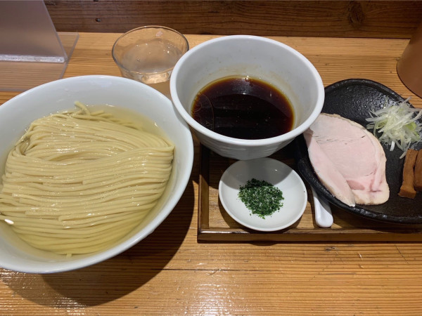 「つけ麺300g()＋かき油」@麺屋鈴春の写真