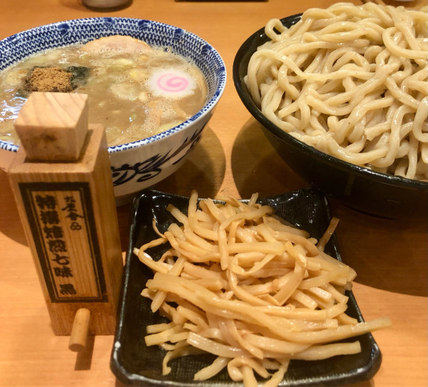 「つけ麺特盛 メンマ1150+150円」@六厘舎の写真